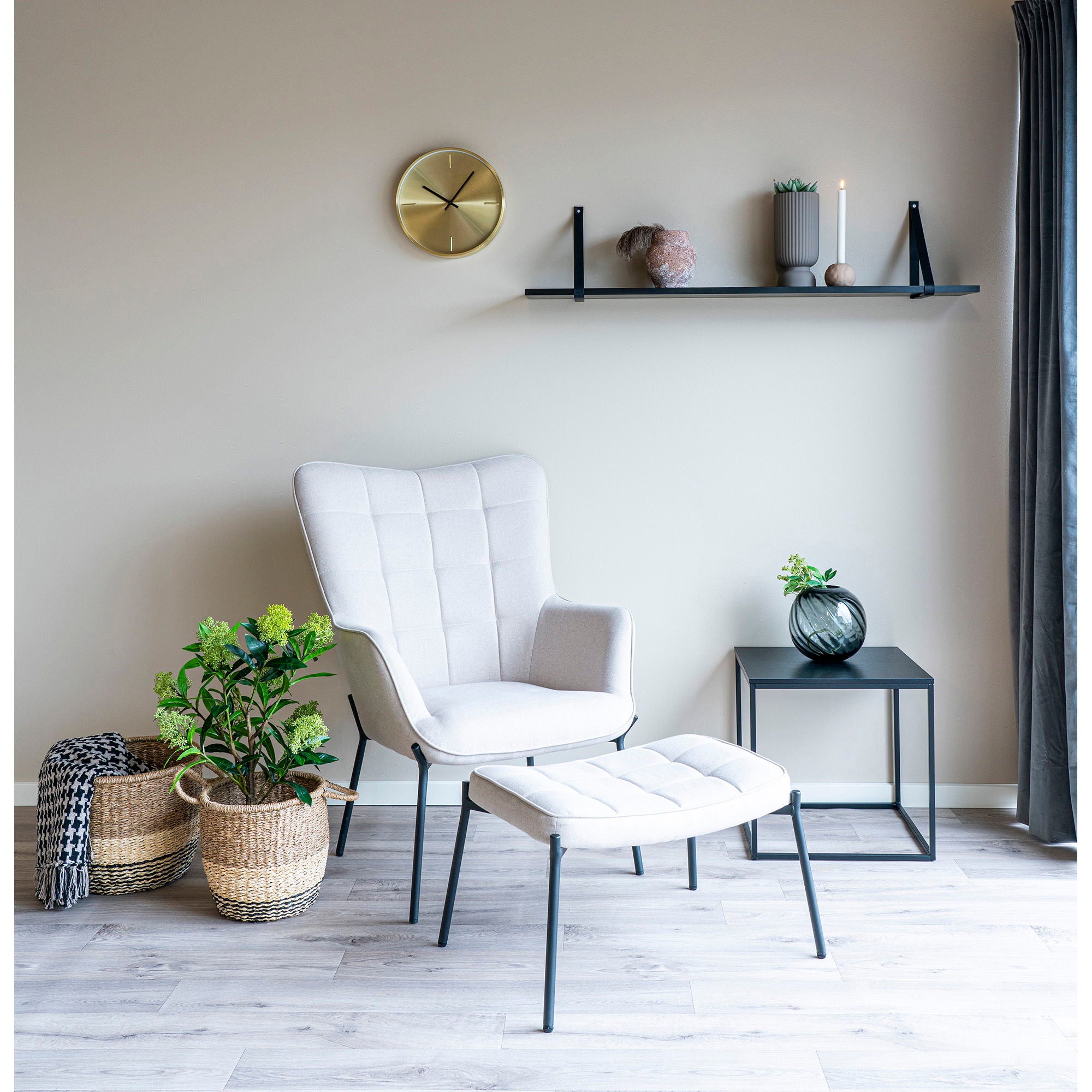 Forno Shelf - Shelf in black with black leather straps 120x20 cm