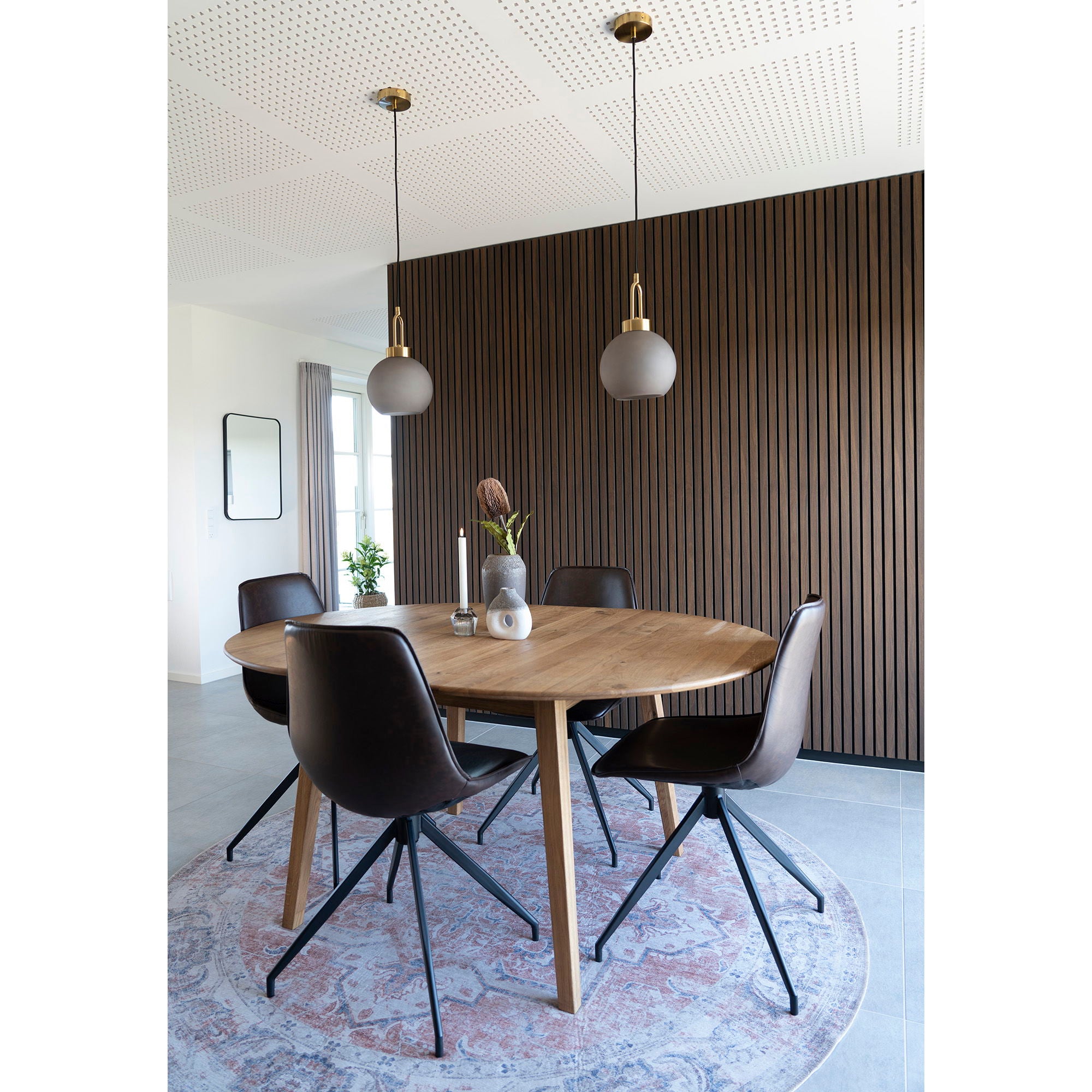 Luton Pendant - Pendant in ball shaped mat smokey glass and brass socket, 150 cm fabric cord 150 cm fabric cord Bulb: E27/40W