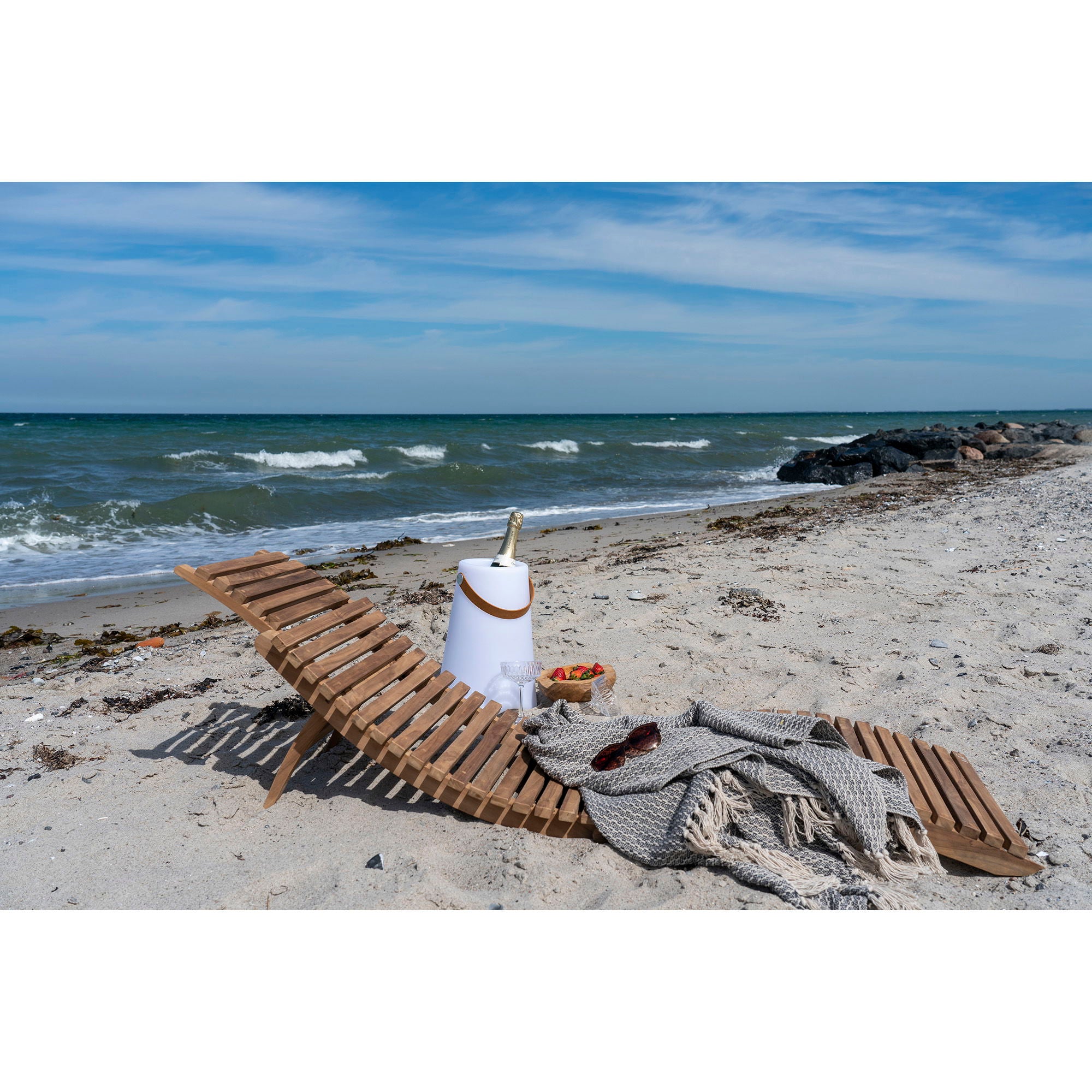 Arrieta Teak Sunlounger - Sun lounger in teak
