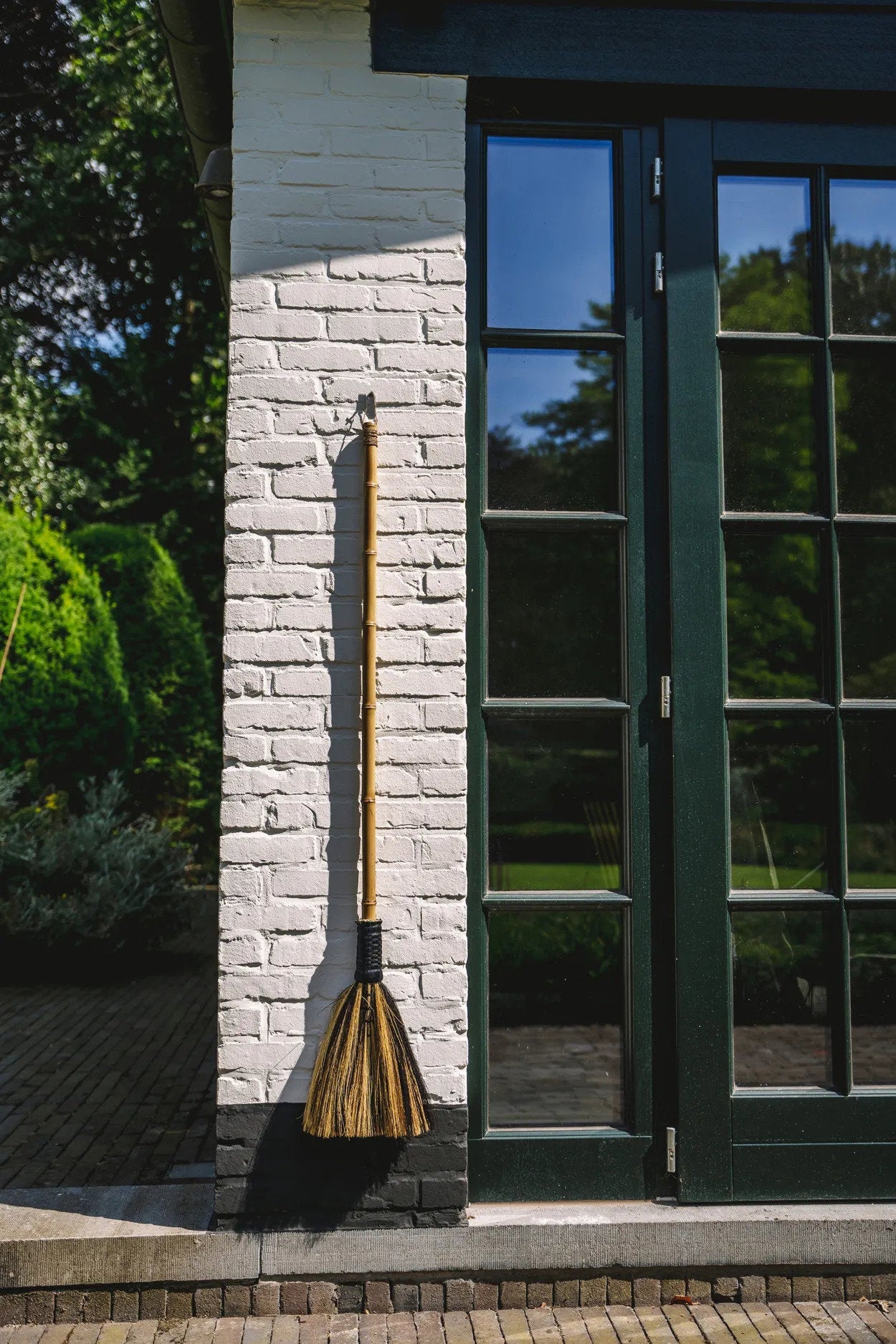 De Grote Bezem - Naturel Zwart