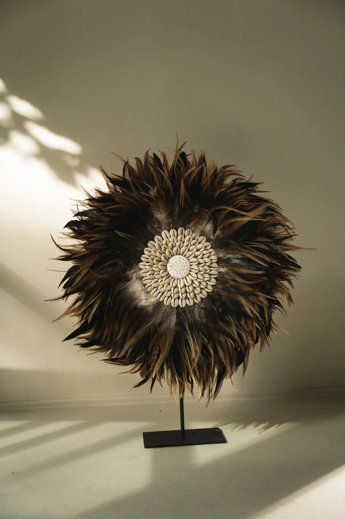 De Coastal Juju op Stand - Decoratie - Zwart Bruin Bazar Bizar