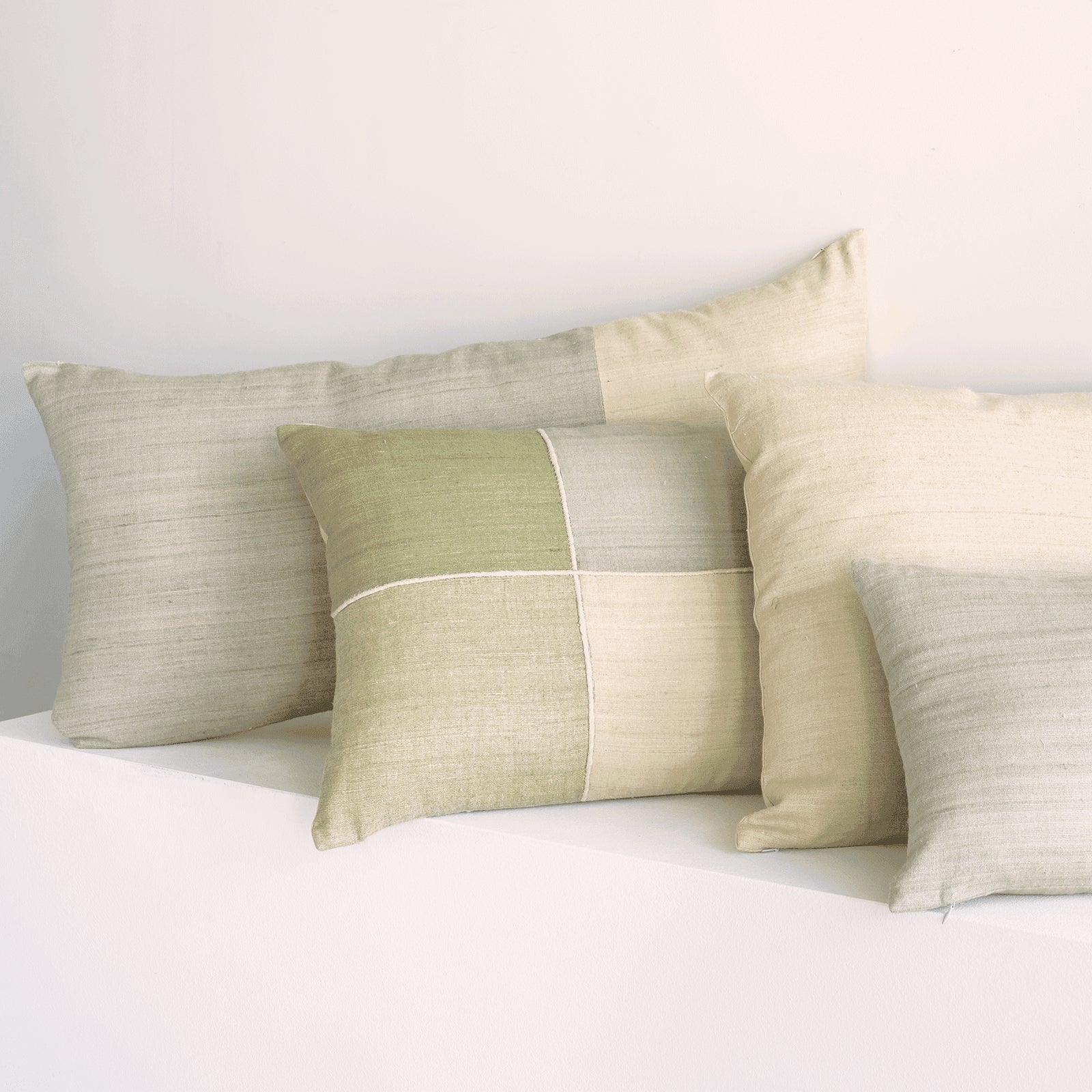 Cushion Silk Silence