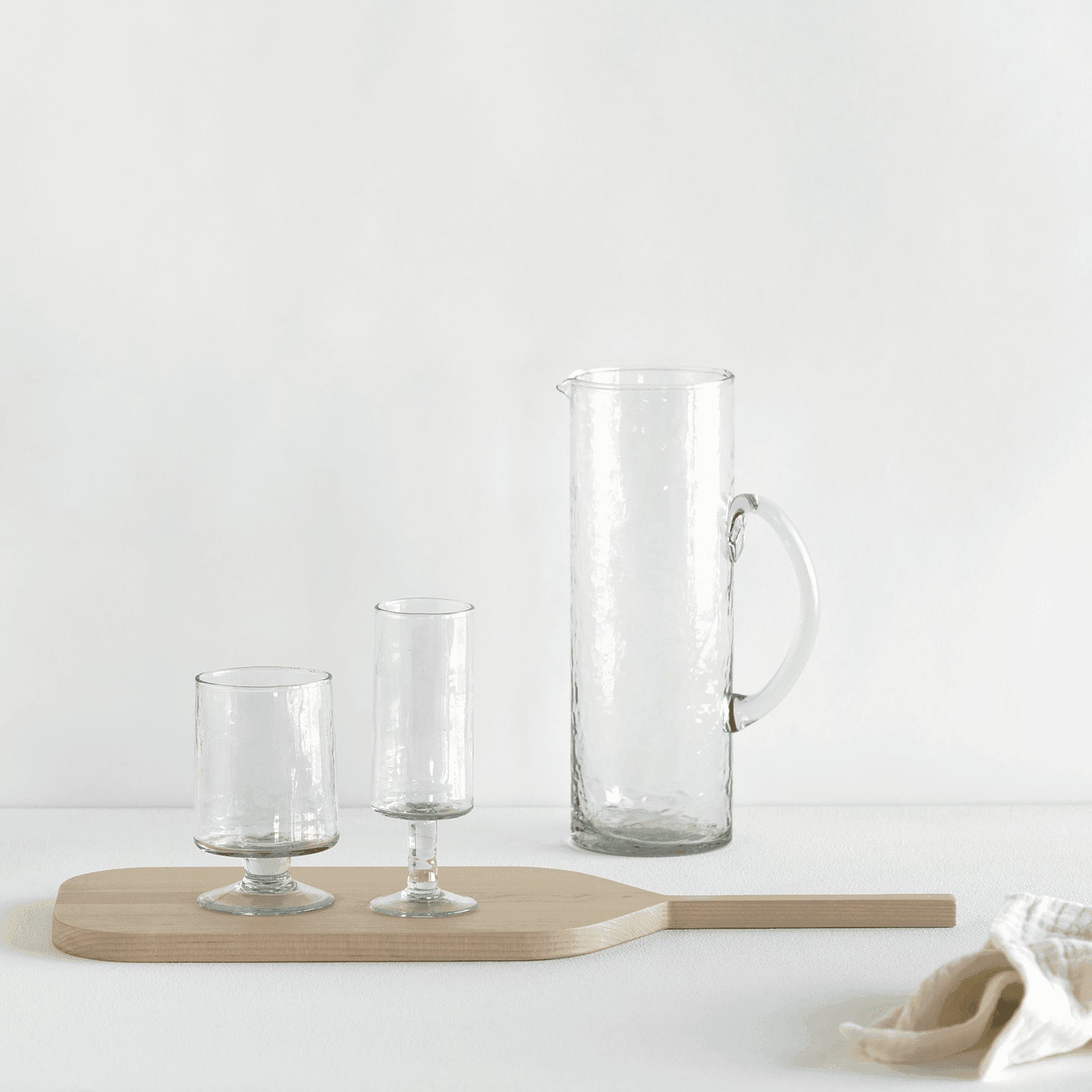 Jug Hammered Transparent