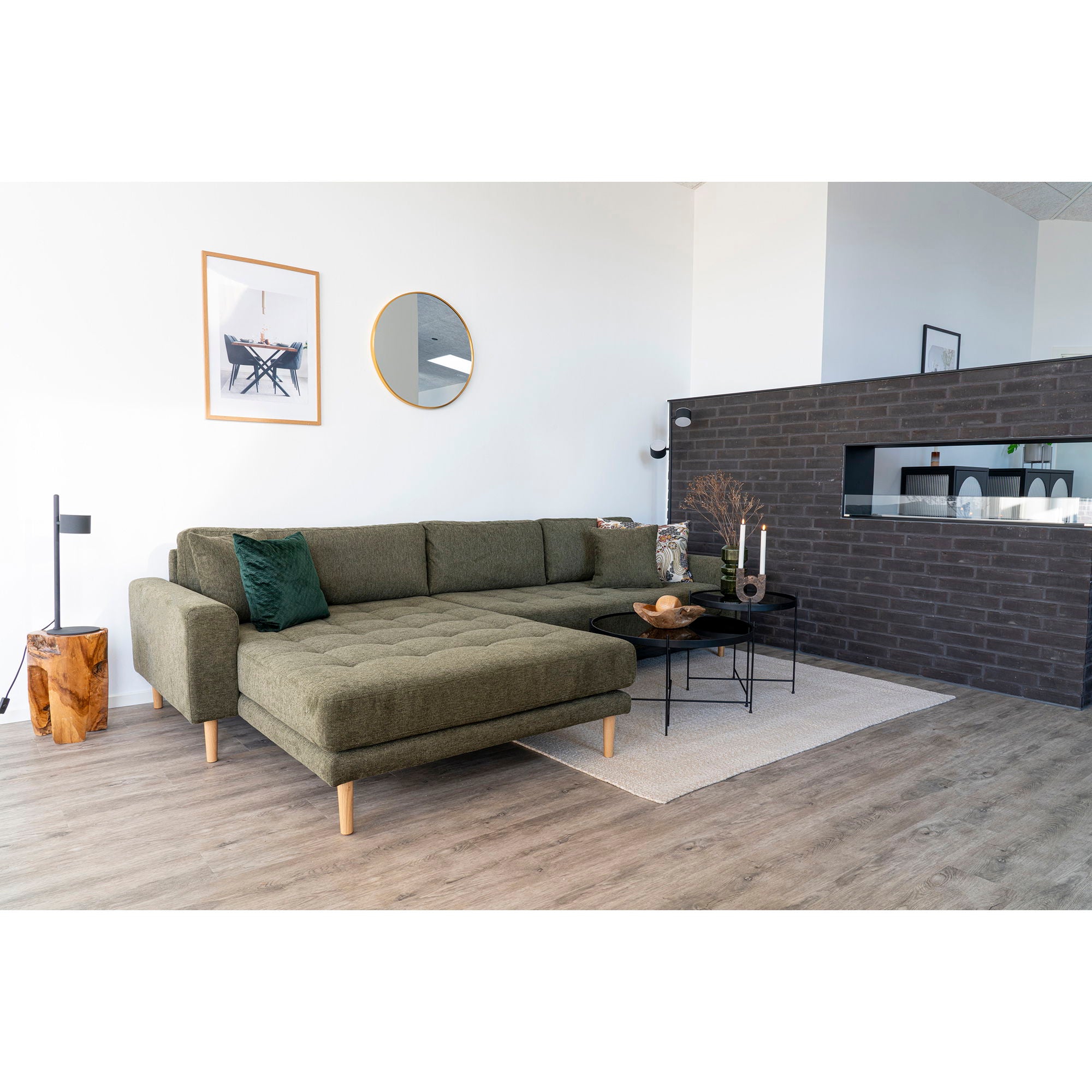 Rose Teak Stool - Stool in teak with 3 legs