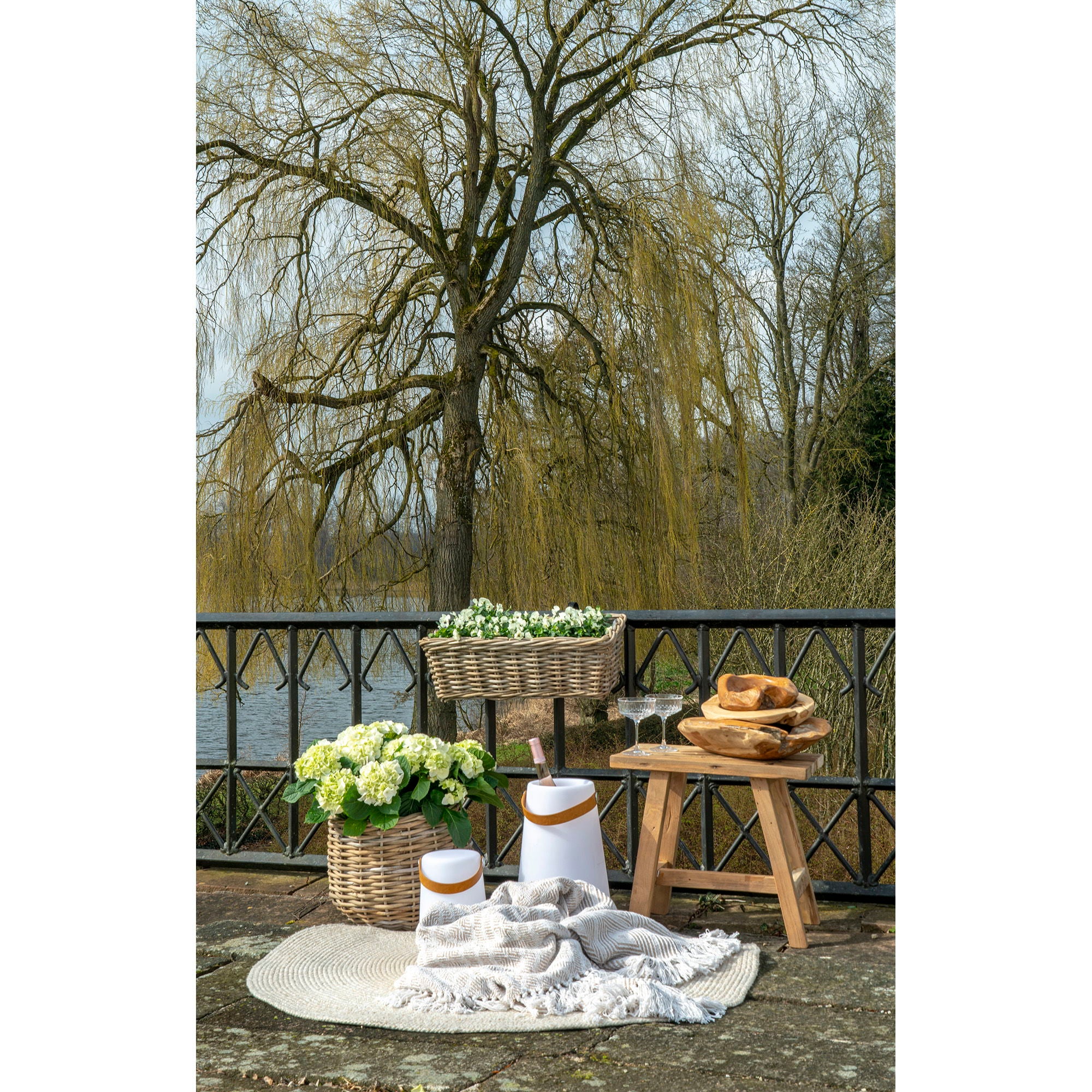 Batu Balcony Box - Balcony Box in kubu, with plastic inside and suspension, 60x20x23 cm