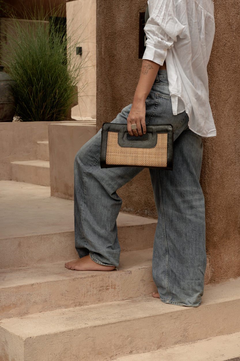 De Riviera Noir Clutch