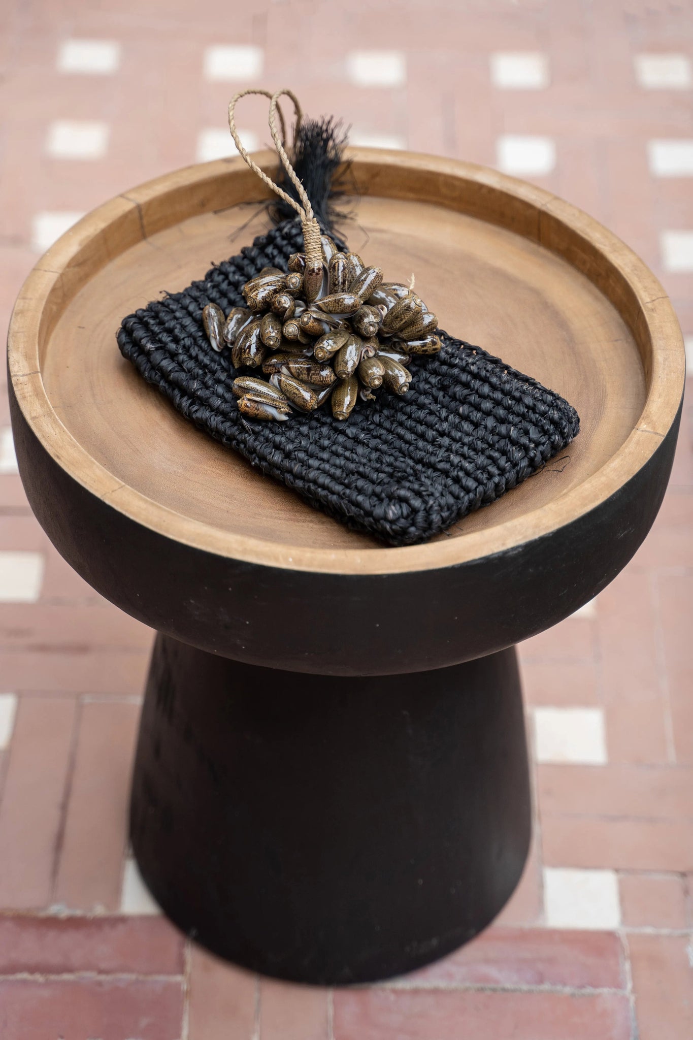De Brown Cowrie Shell Hangdecoratie