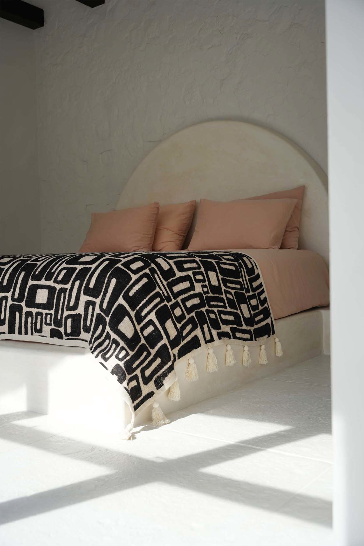 The Aztec Bed Throw - Natural Black
