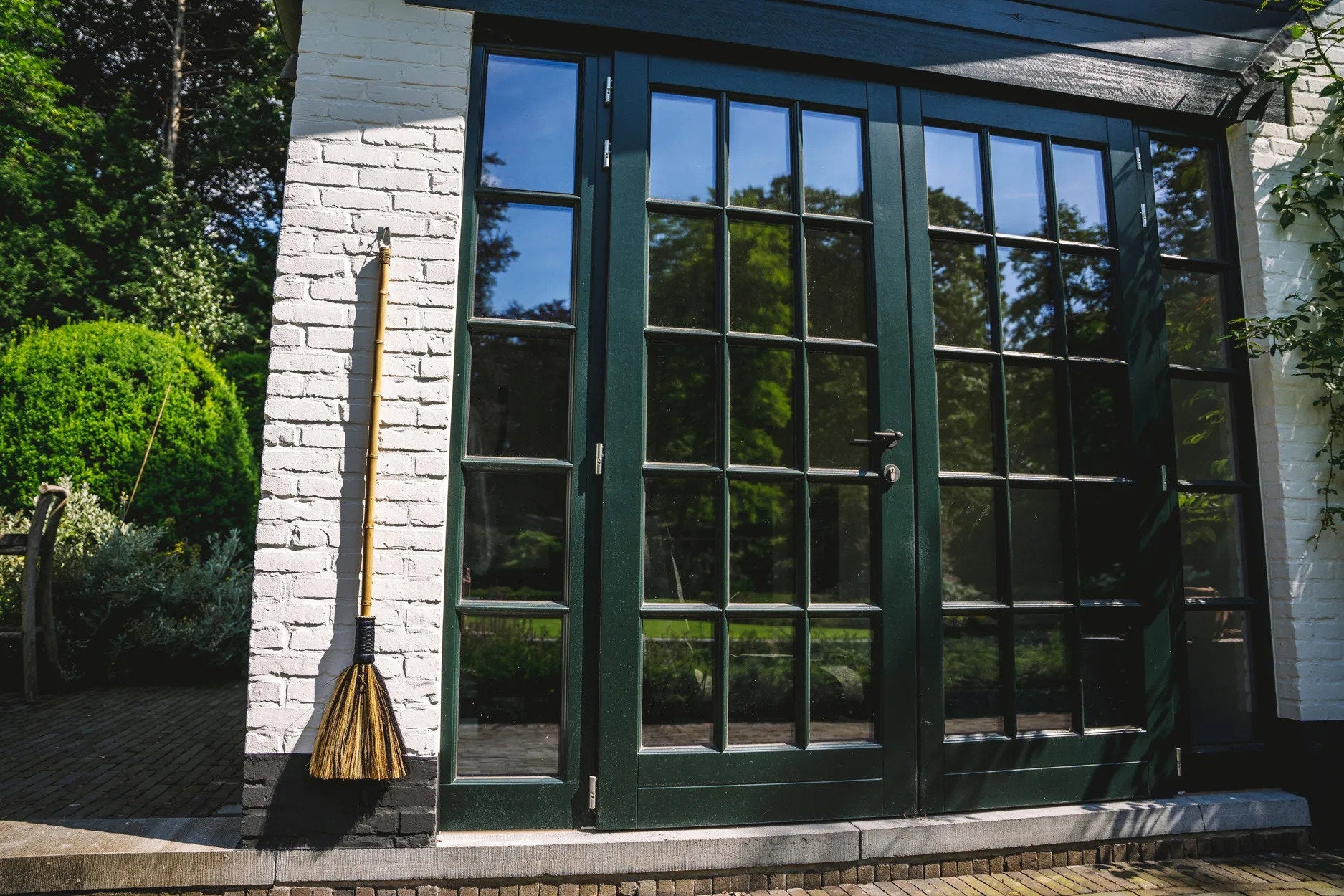 De Grote Bezem - Naturel Zwart