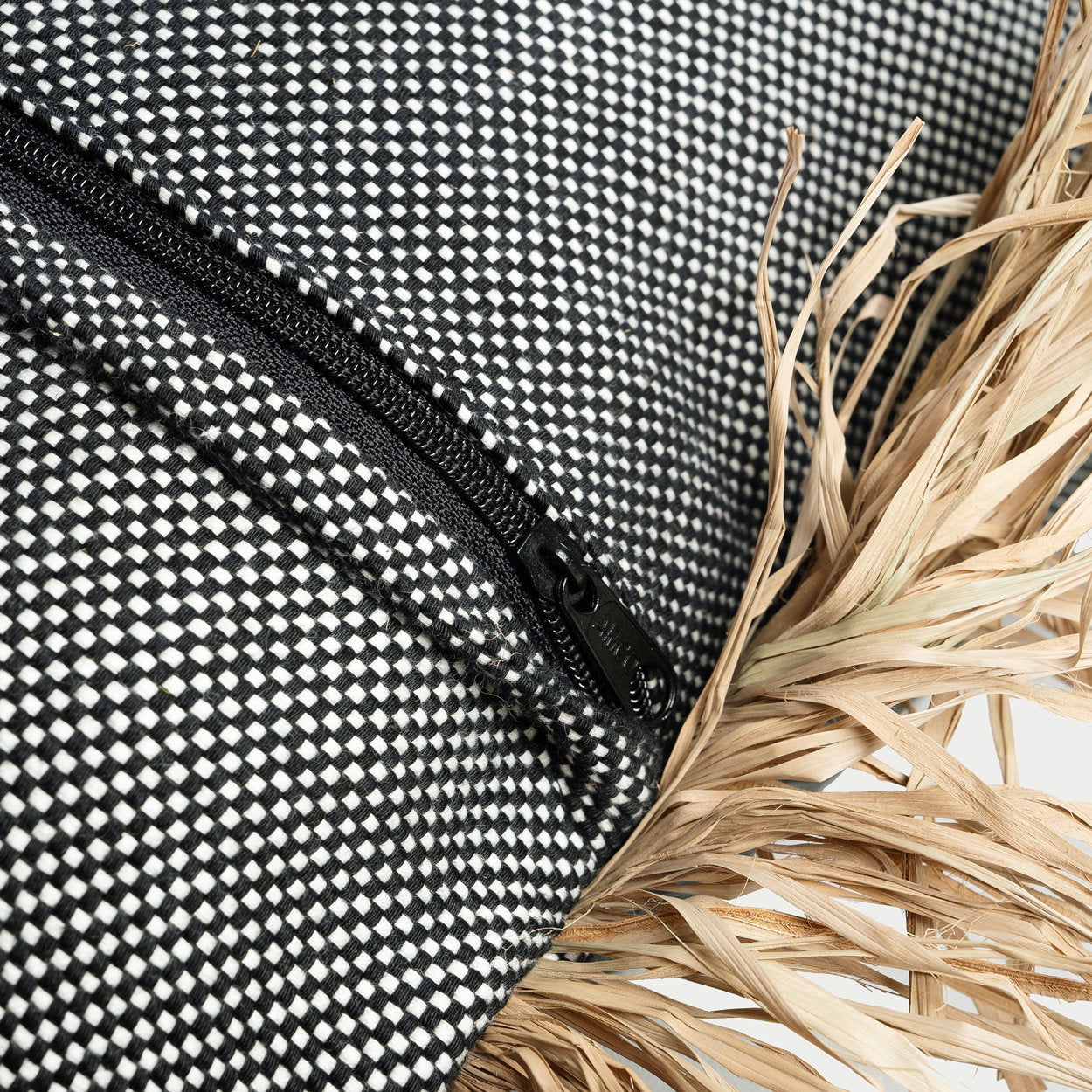 De Cotton Bonita Kussenhoes - Zwart Naturel - 60x60