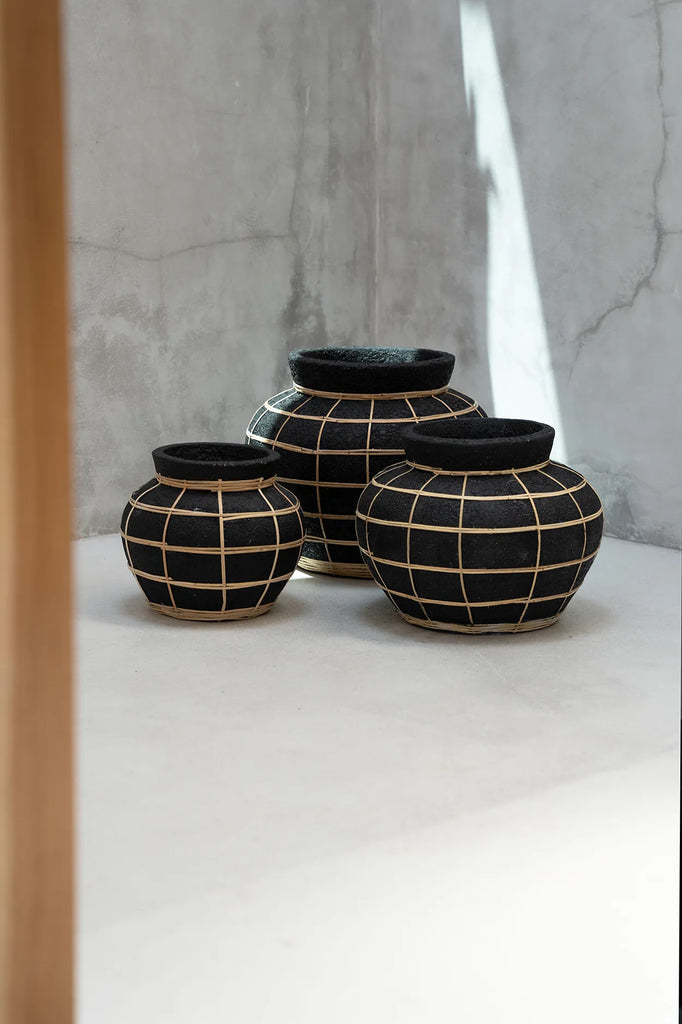 The Belly Vase - Black Natural - M