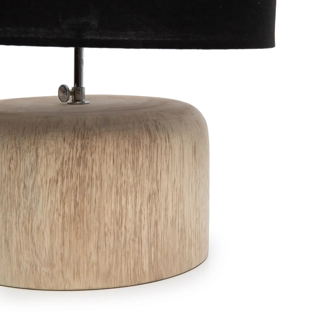 Le pied de lampe de table en bois de teck - Naturel